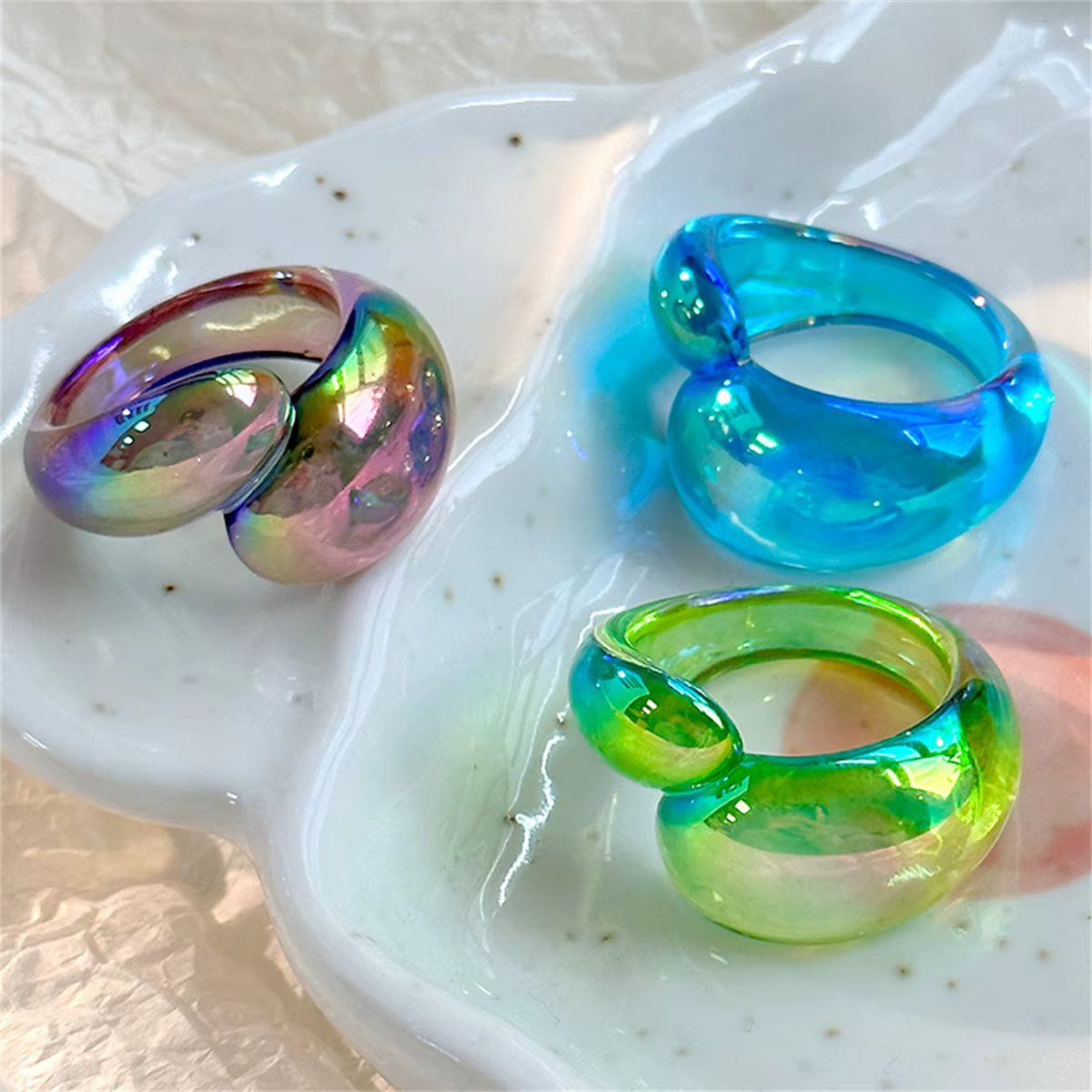 Bague d'été multicolore en résine acrylique brillante