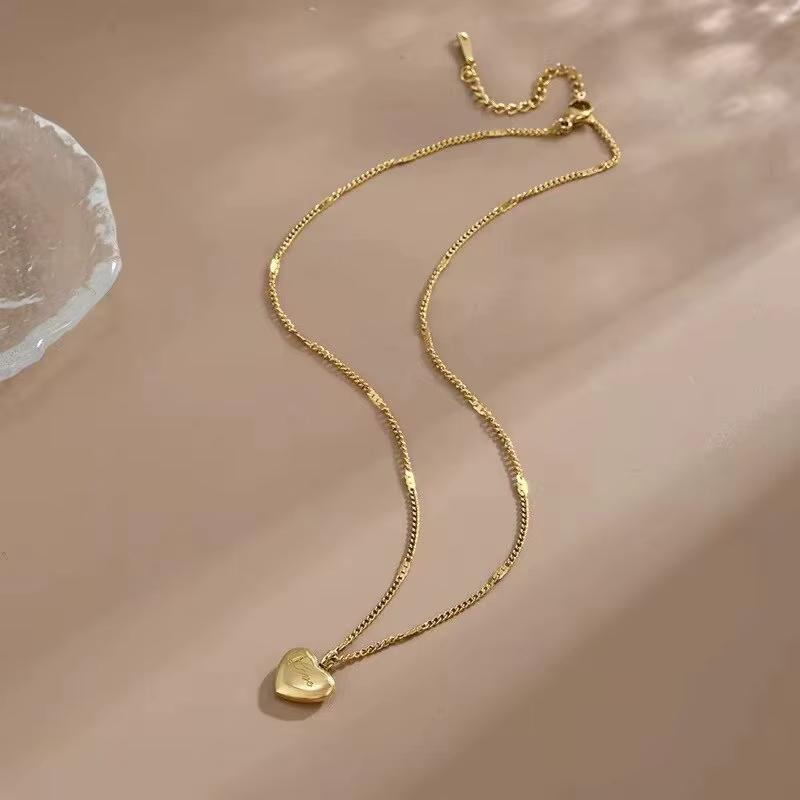 Collier couleur or, 1 pièce