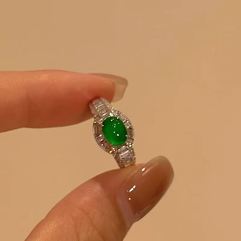 Classic Inspiration inlay Diamonds Natural chalcedony Green rings for women Charms Retro Elliptical Ring Banquet Jewelry Gift