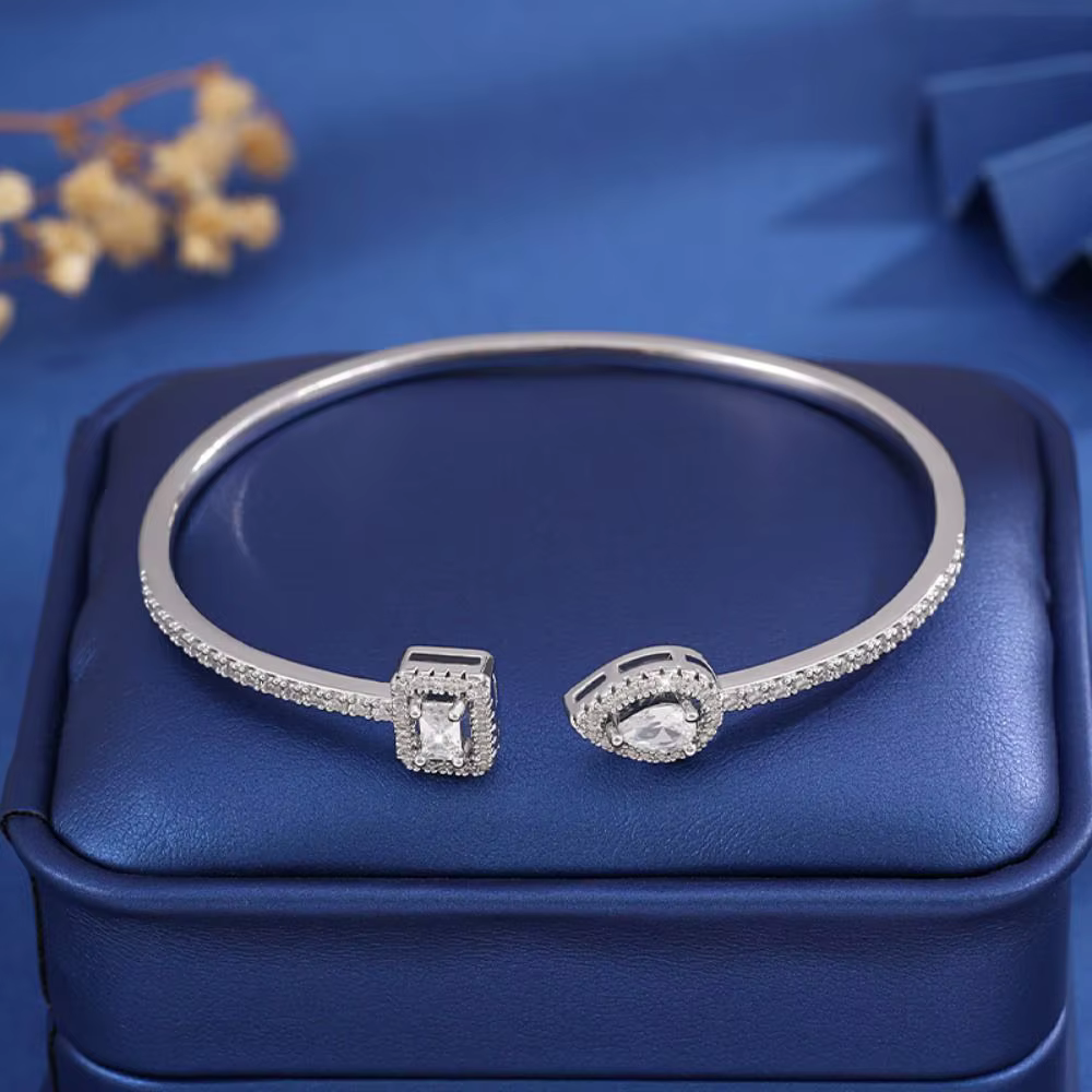 Bracelet manchette en zircon cubique fait main