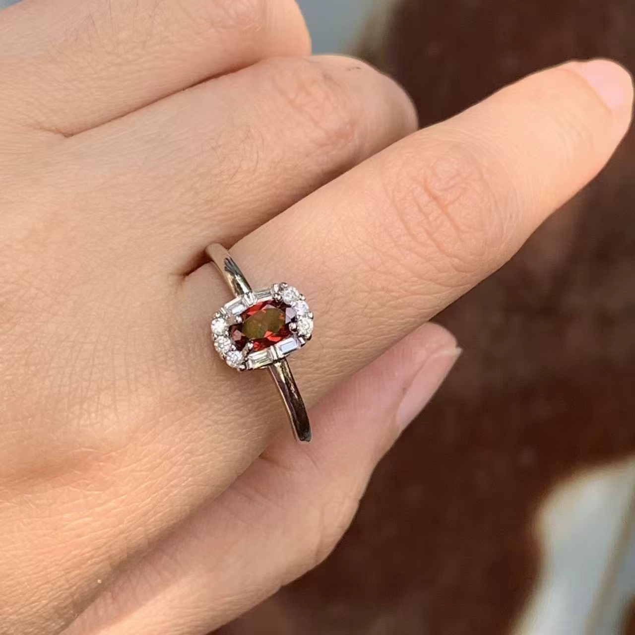 Bague en grenat naturel pour femme