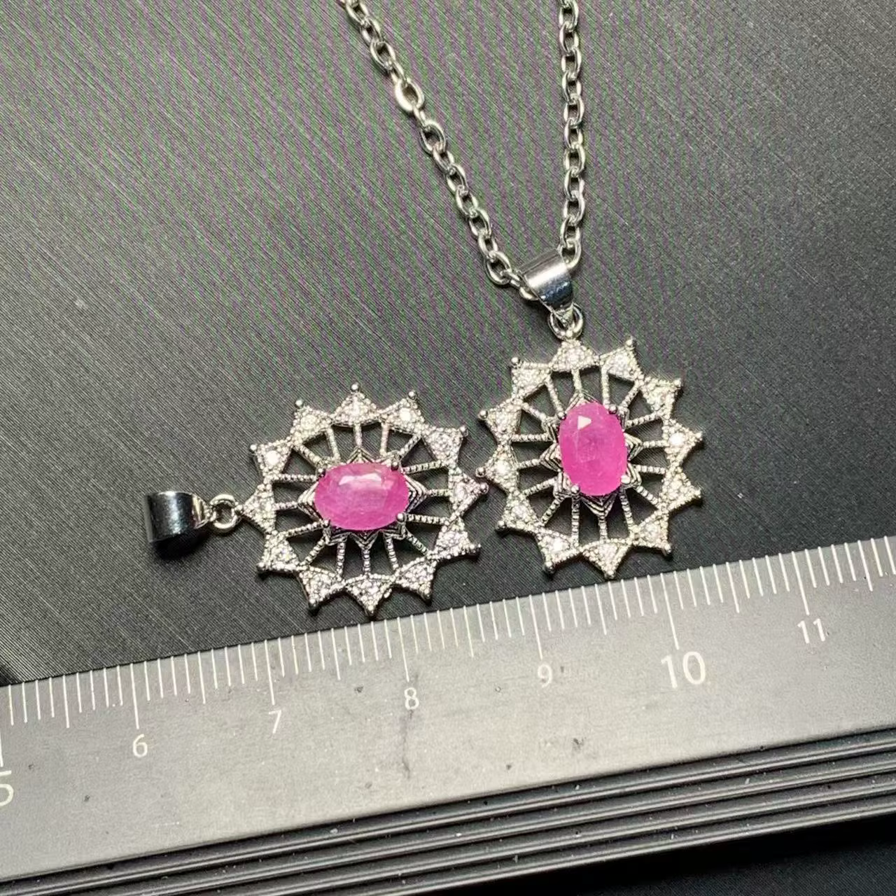 HEYYA – collier ovale avec pendentif en rubis naturel pour femmes
