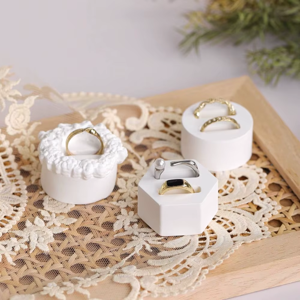 Présentoir à bijoux en gypse blanc, boîte de présentation créative, support de rangement, accessoires de photographie, question T1, léger