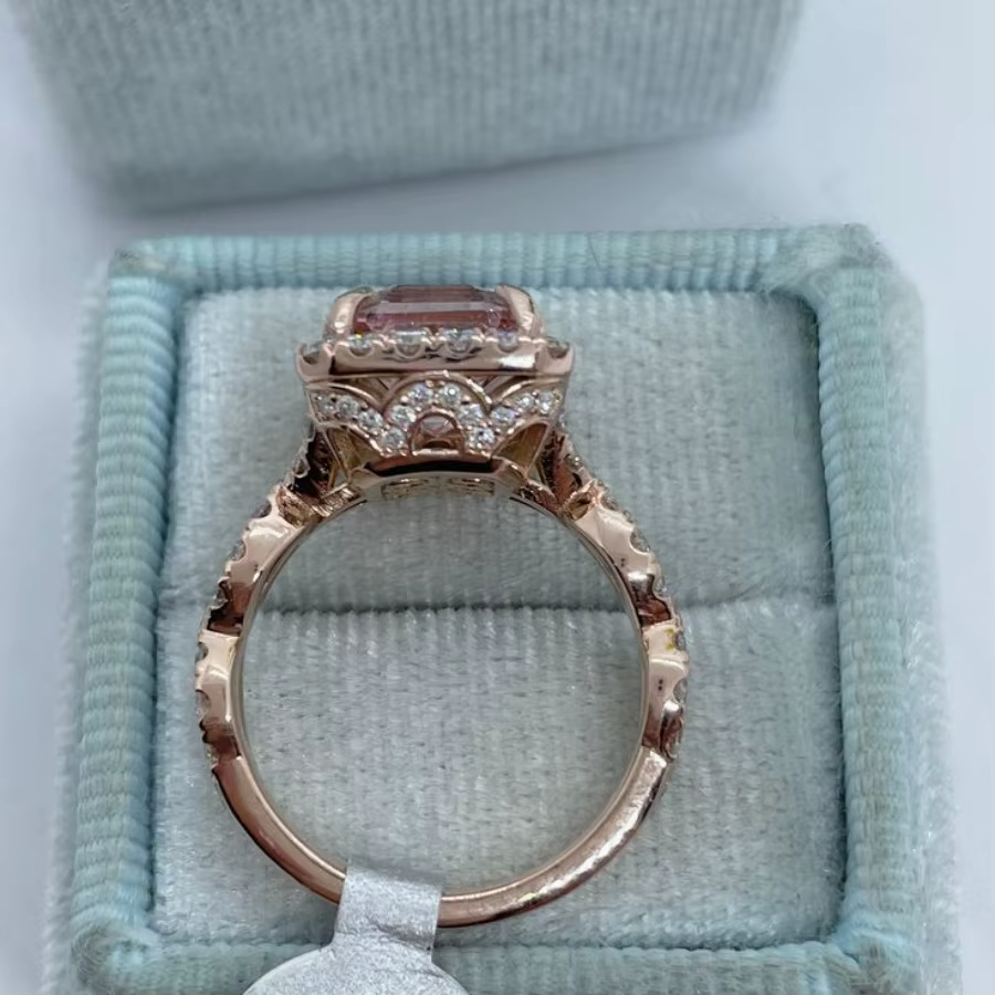 Magnifique bague pour femme en or rose incrustée de CZ couleur champagne