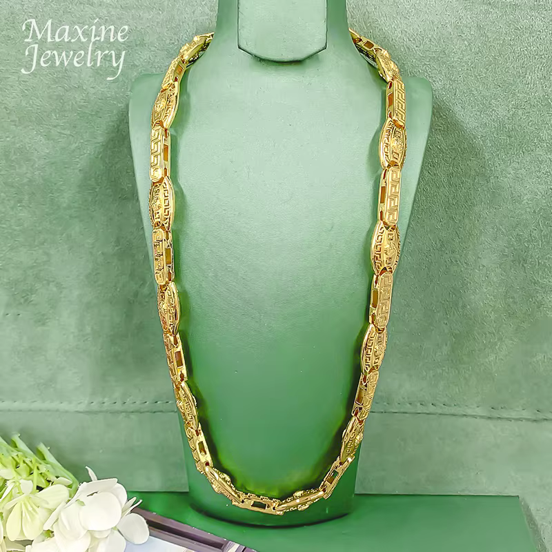Collier long doré à maillons