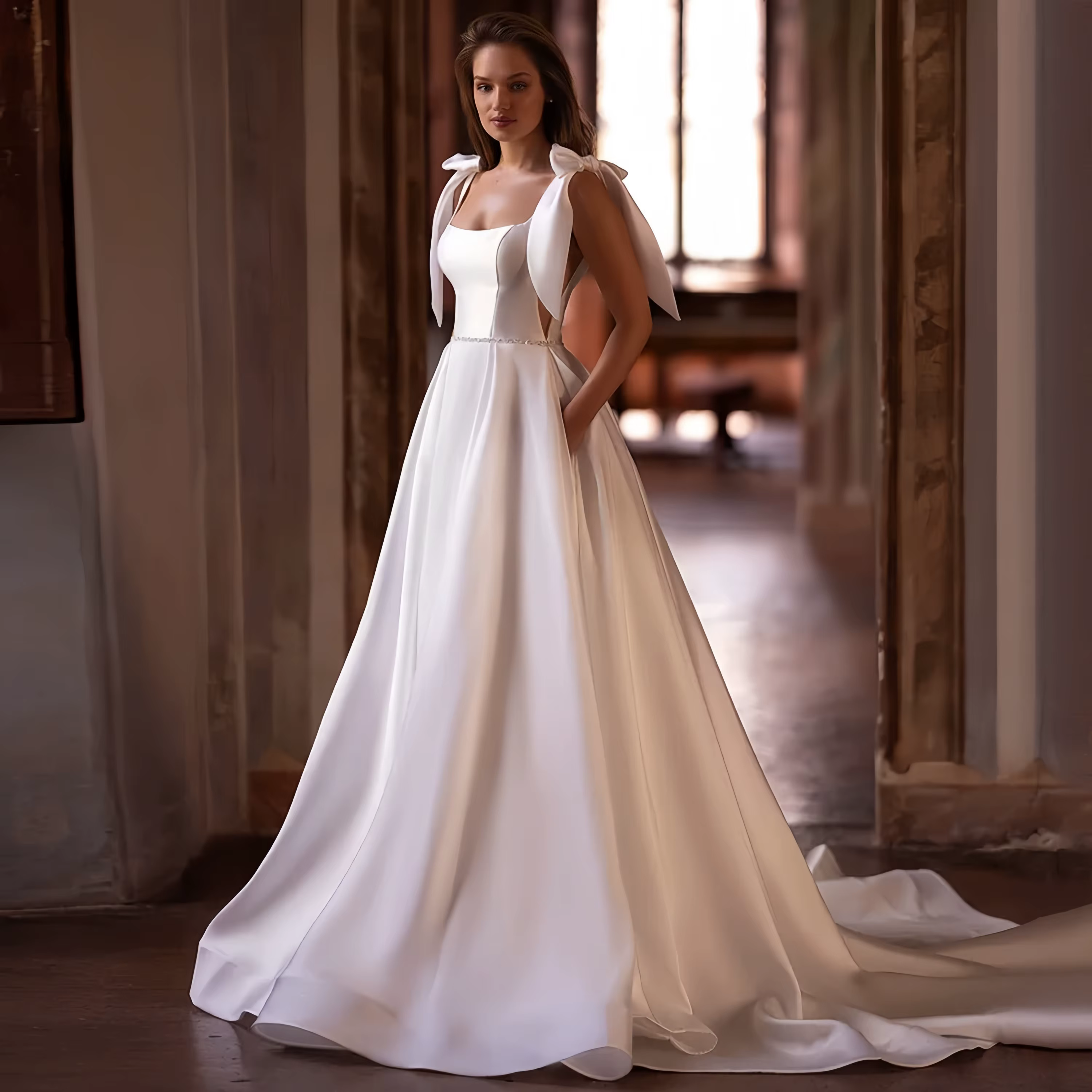 Robes de mariée sexy en satin personnalisées