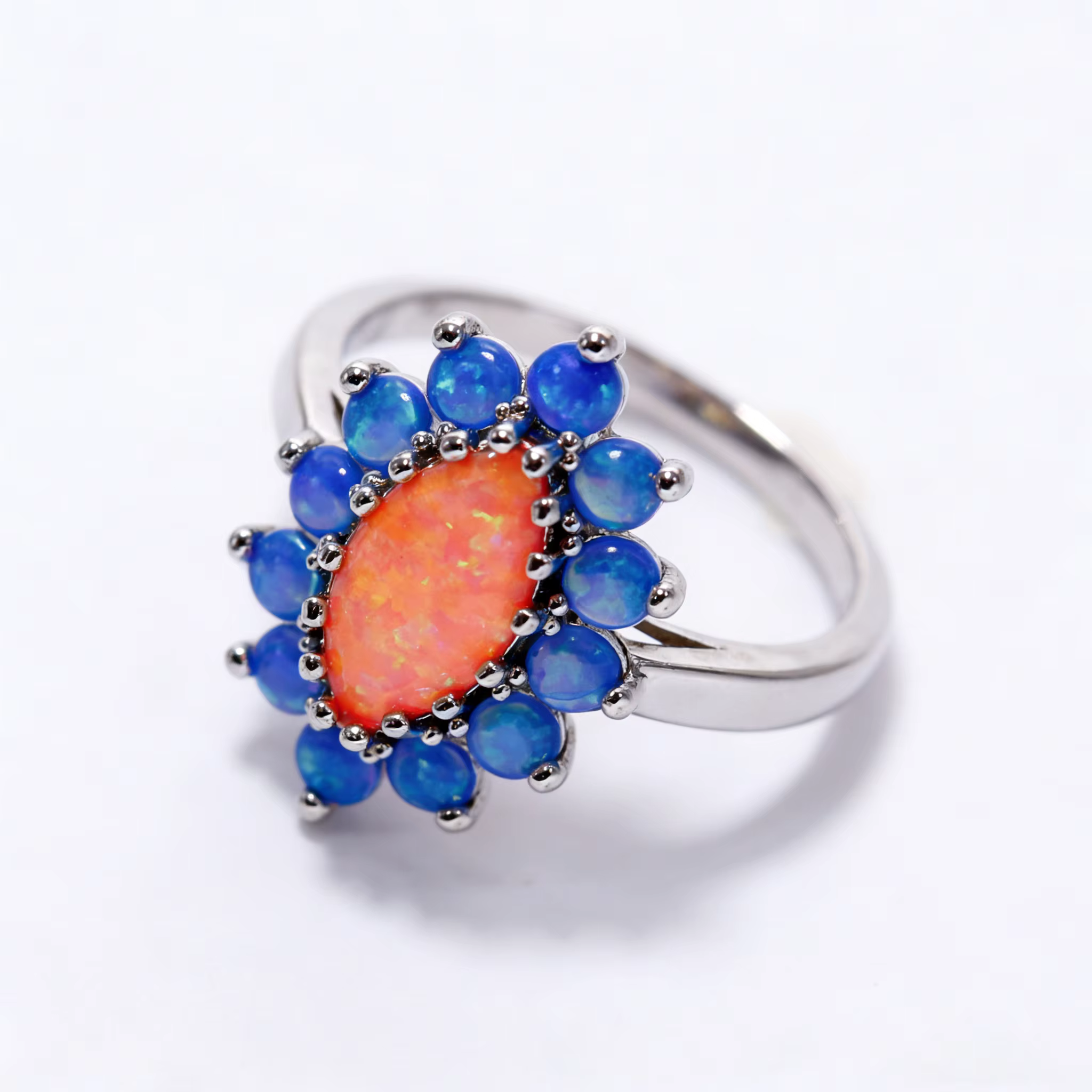 Bague de luxe en forme de fleur pour femmes