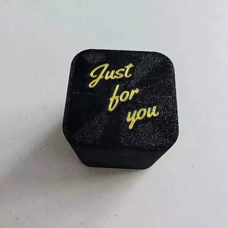 Dedo du milieu drôle dans une boîte - Cadeau de gag de décoration de bureau pour Halloween