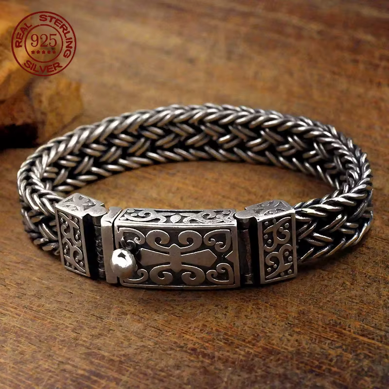 Super Promo Bracelet à Breloques en Argent Pur S925 100% avec Motif Raisin Éternel et Chaîne Large Tressée – Bijoux