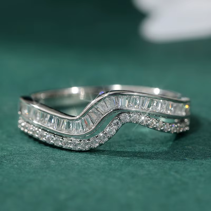 Bague pour femme en argent brillant incrustée de CZ blanc