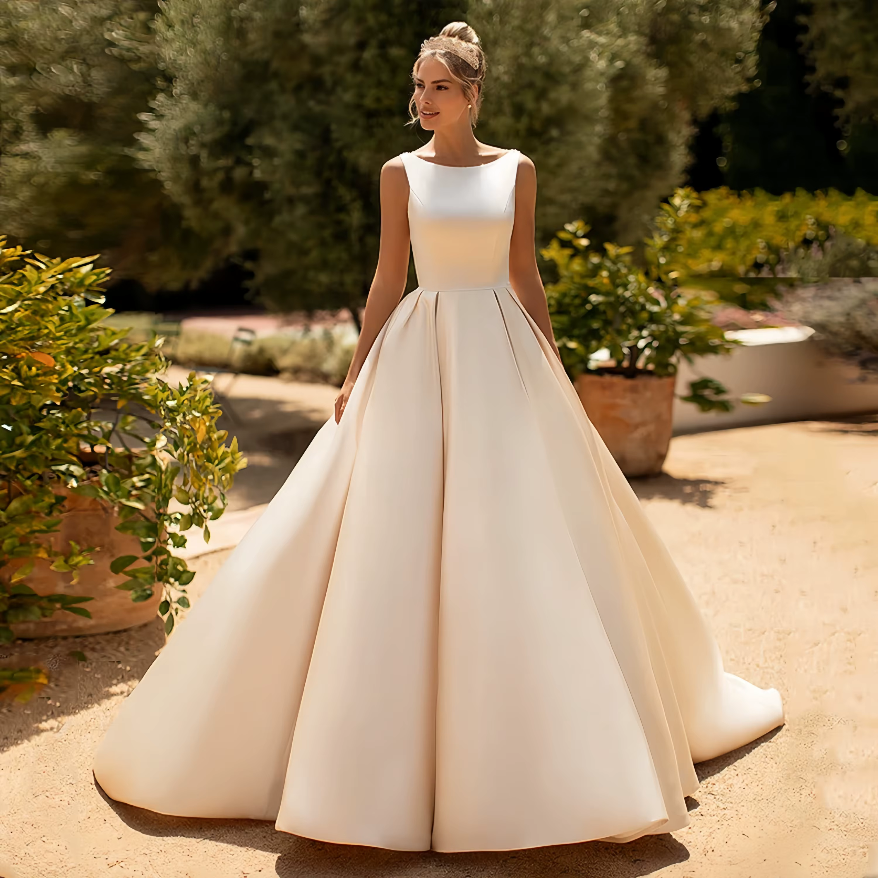 Robes de mariée champagne élégantes sans manches Scoop Illusion dos Applique robe de bal