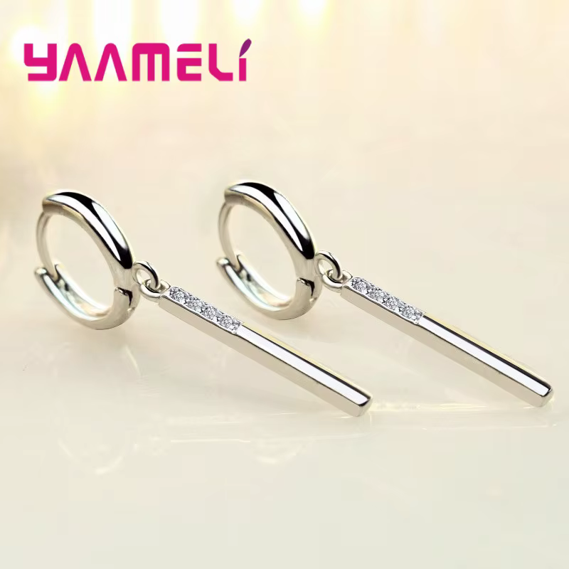 Boucles d'oreilles Huggie en cristal d'autriche