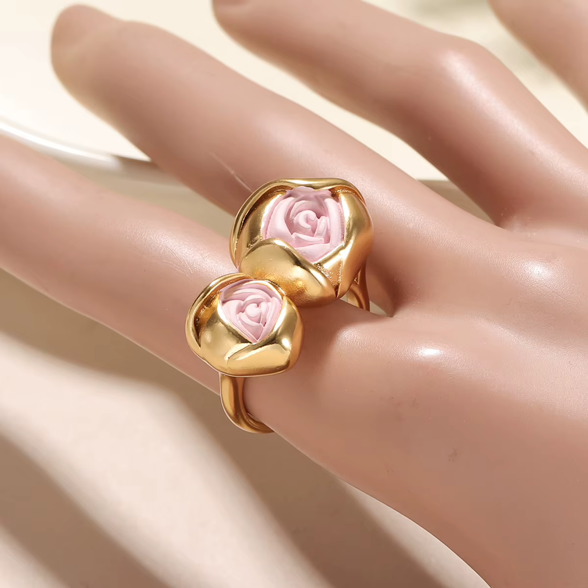 Bague ouverte double rose couleur or pour femme