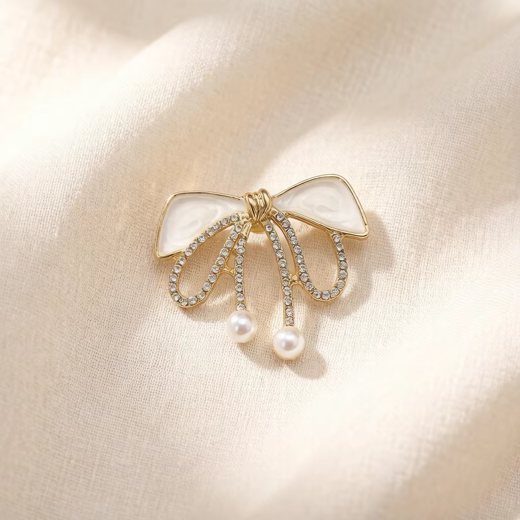 Broche anti-exposition nœud papillon pour femme
