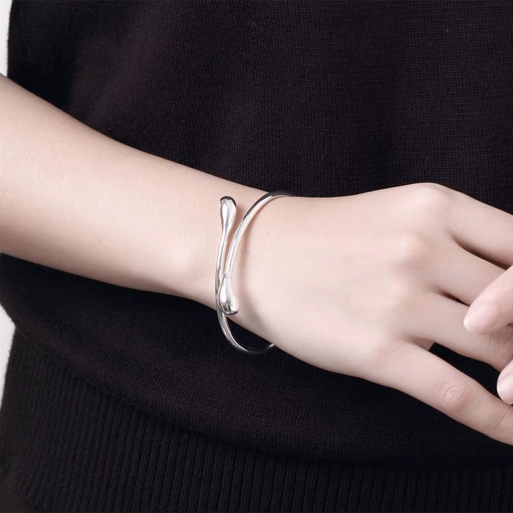 Joli ensemble de boucles d'oreilles en forme de goutte d'eau pour femmes