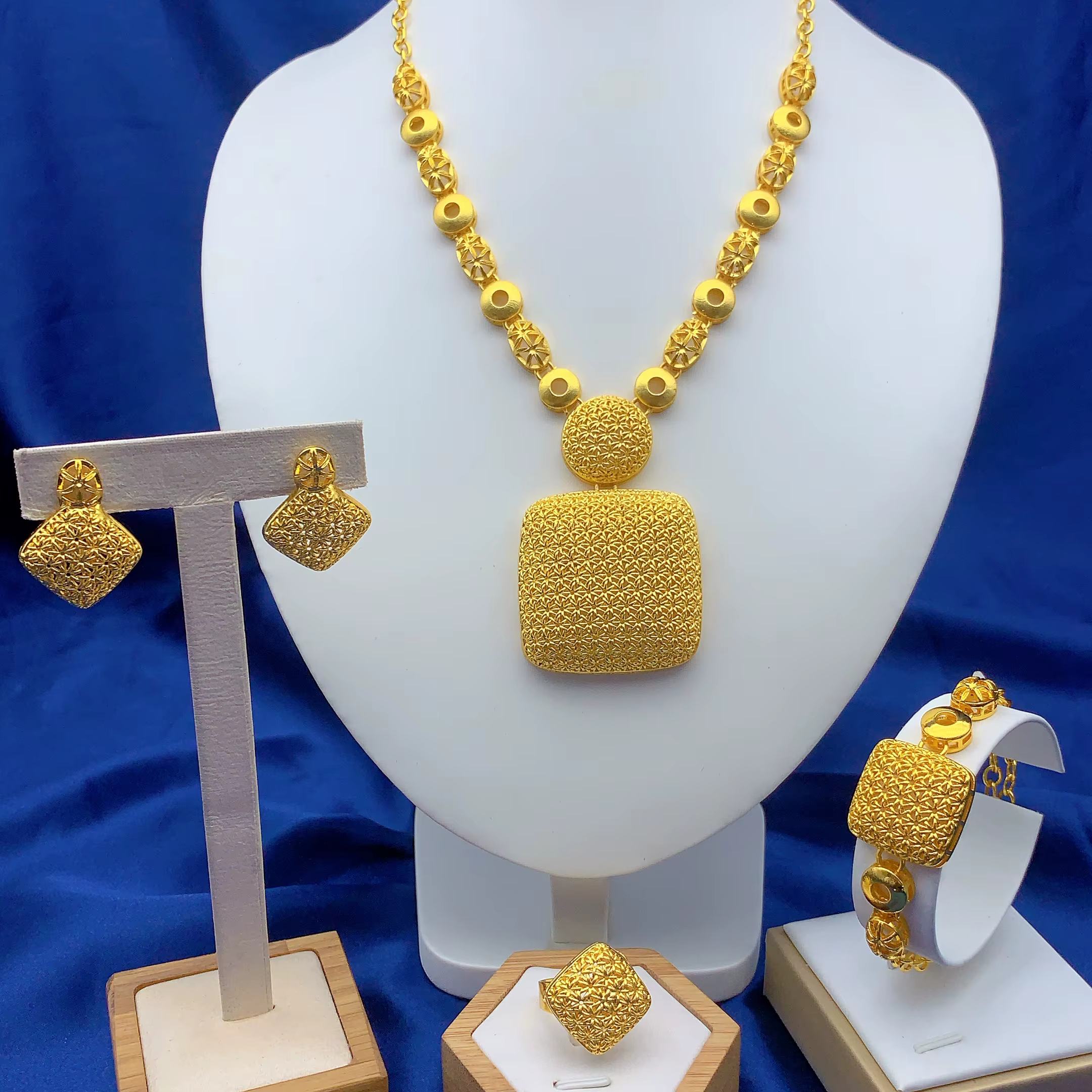 Parure de bijoux nigériens pour femmes