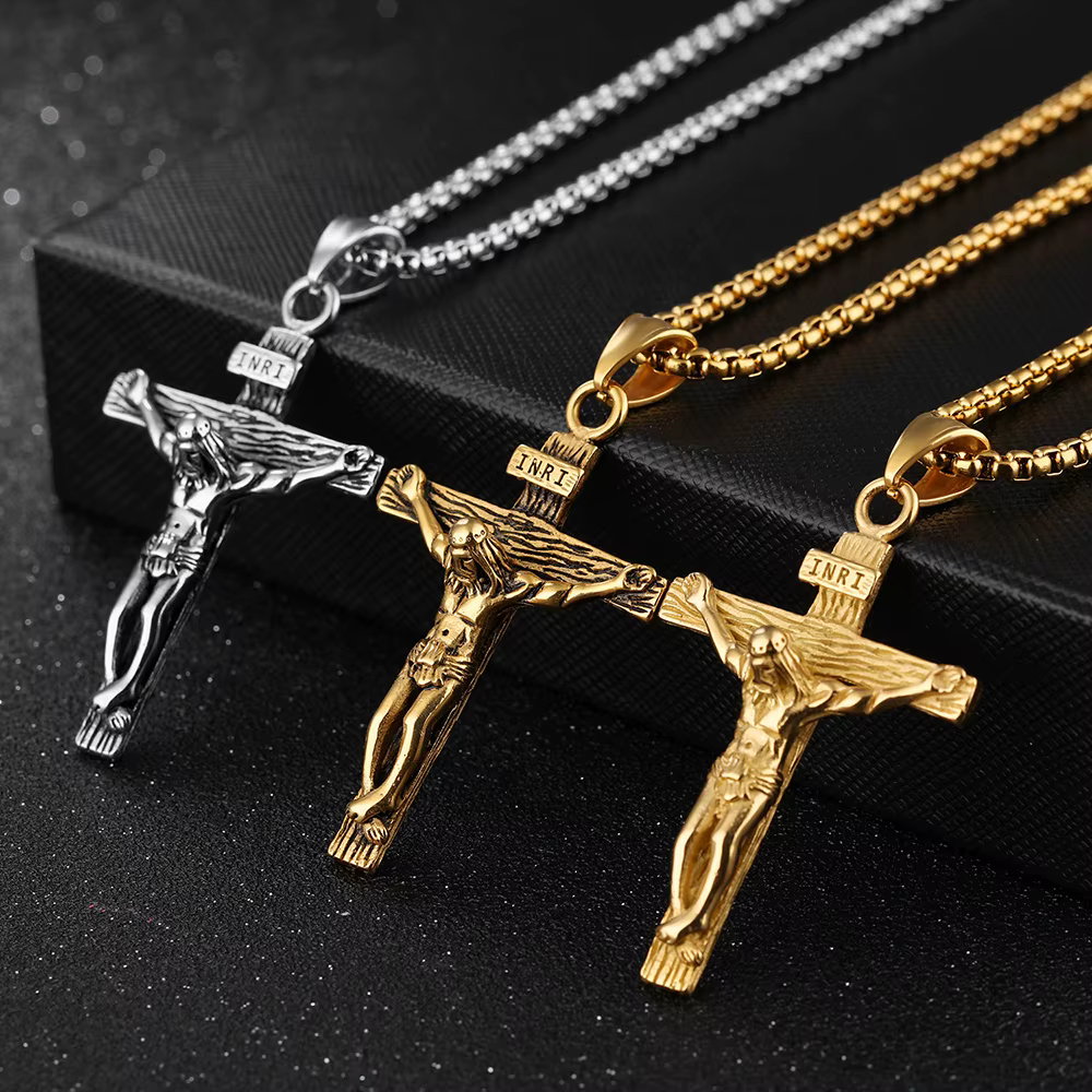 Collier croix premium pour femmes plaqué or 18 carats