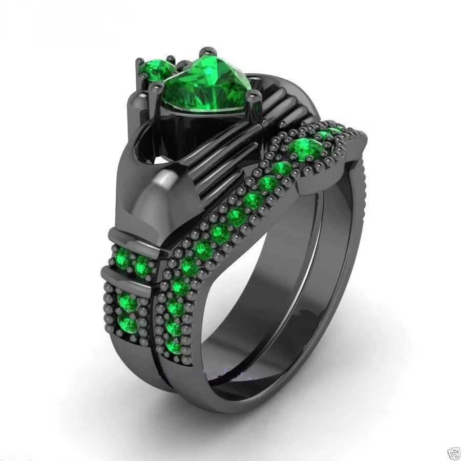 Bague classique de laboratoire émeraude Claddagh