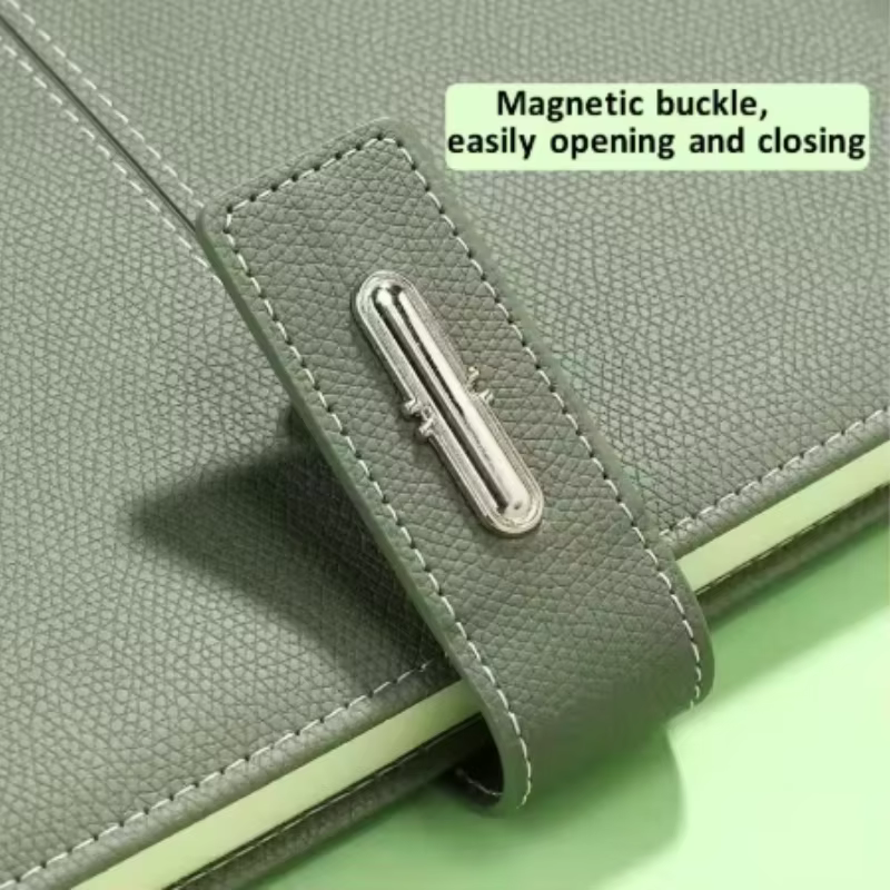 Ensemble de carnets de notes professionnels en cuir élégant haut de gamme avec boîte cadeau et porte-stylo pour usage professionnel et journalisation.