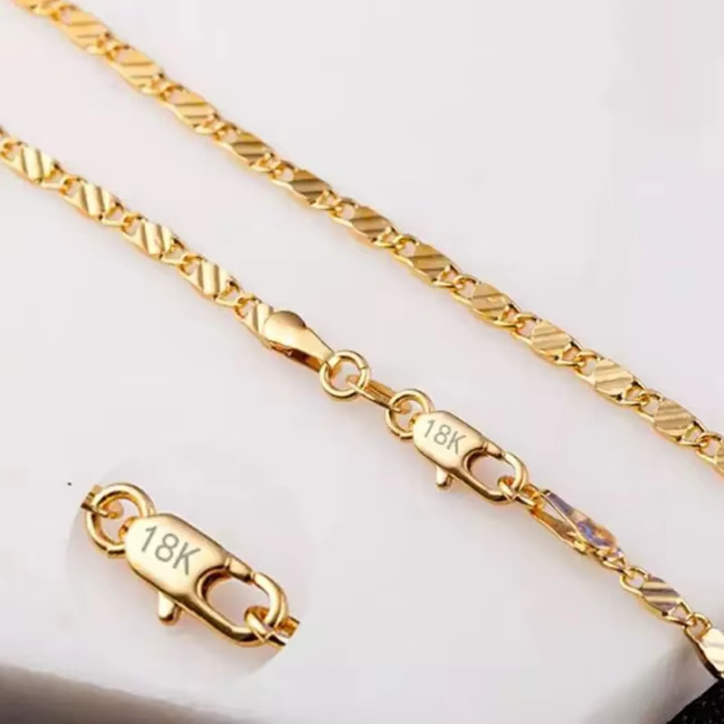 Collier en or 18 carats à la mode