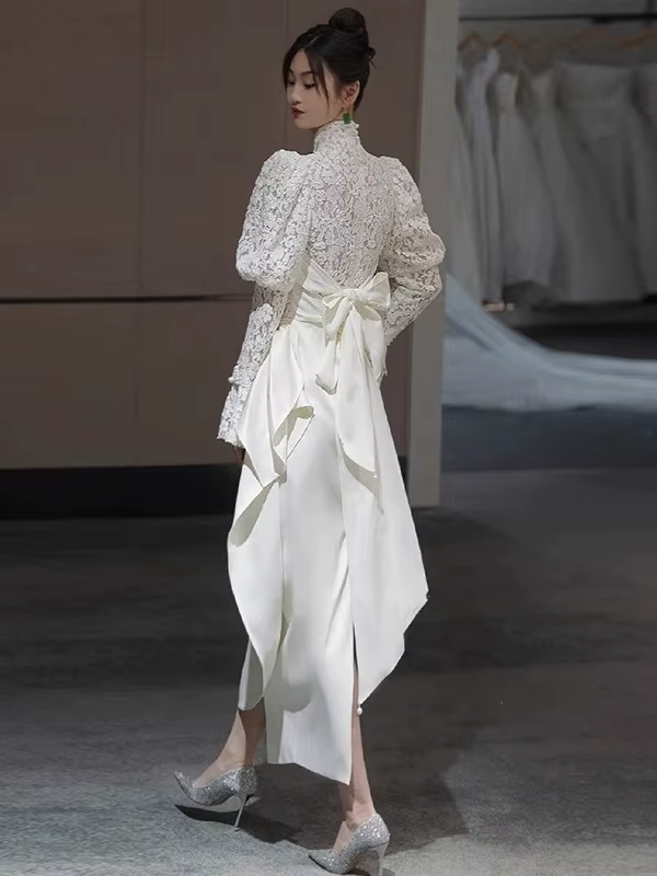 Robe de Mariée Française en Dentelle Légère avec Surface en Satin