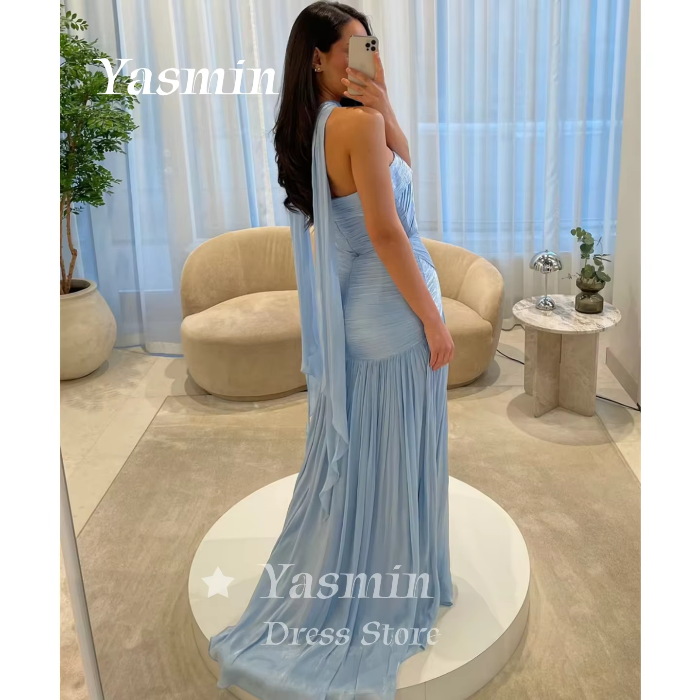 Robe de soirée en mousseline bleu ciel scintillante