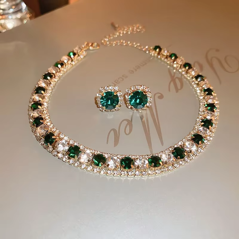 Collier et boucles d'oreilles décorés de strass pour femmes