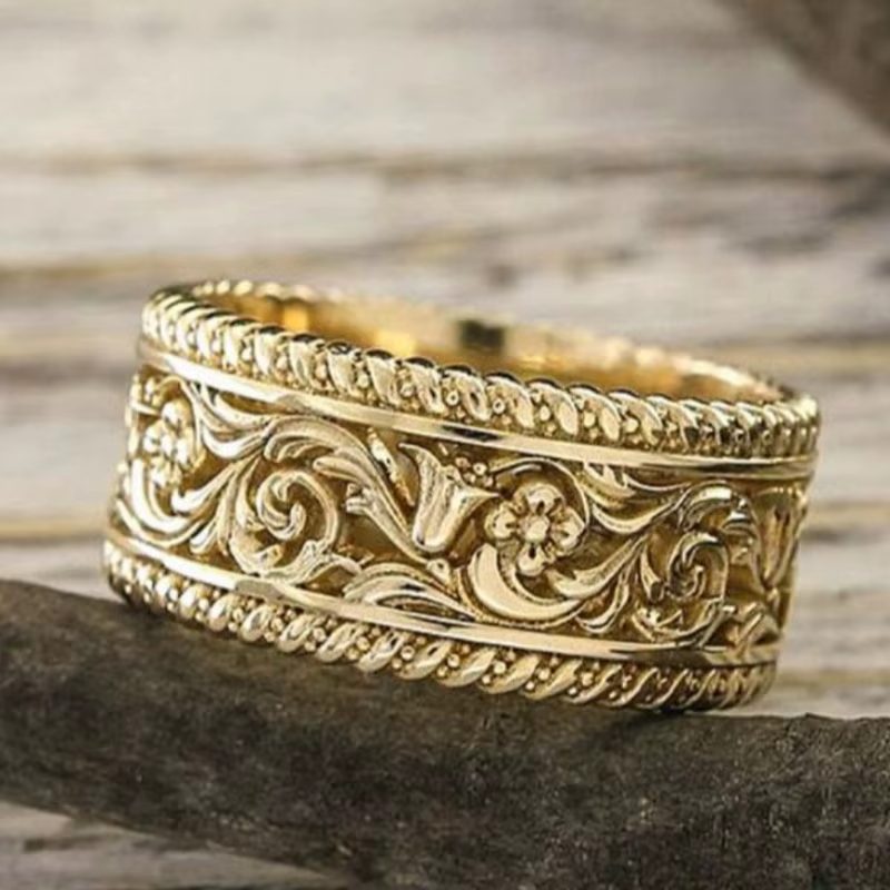 Bague dorée pour femme