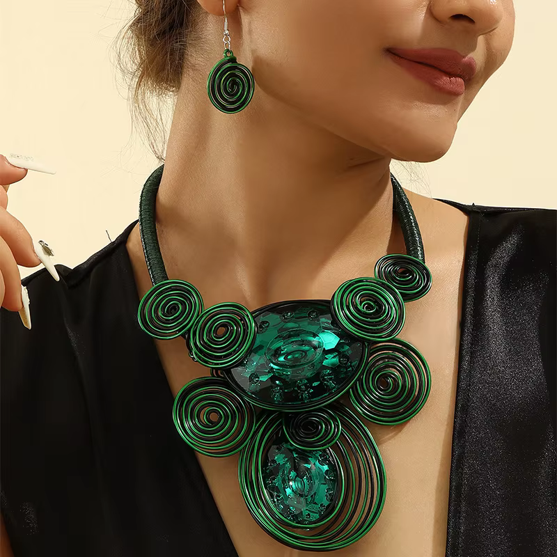 Ensemble de collier et pendentif en fil d'aluminium