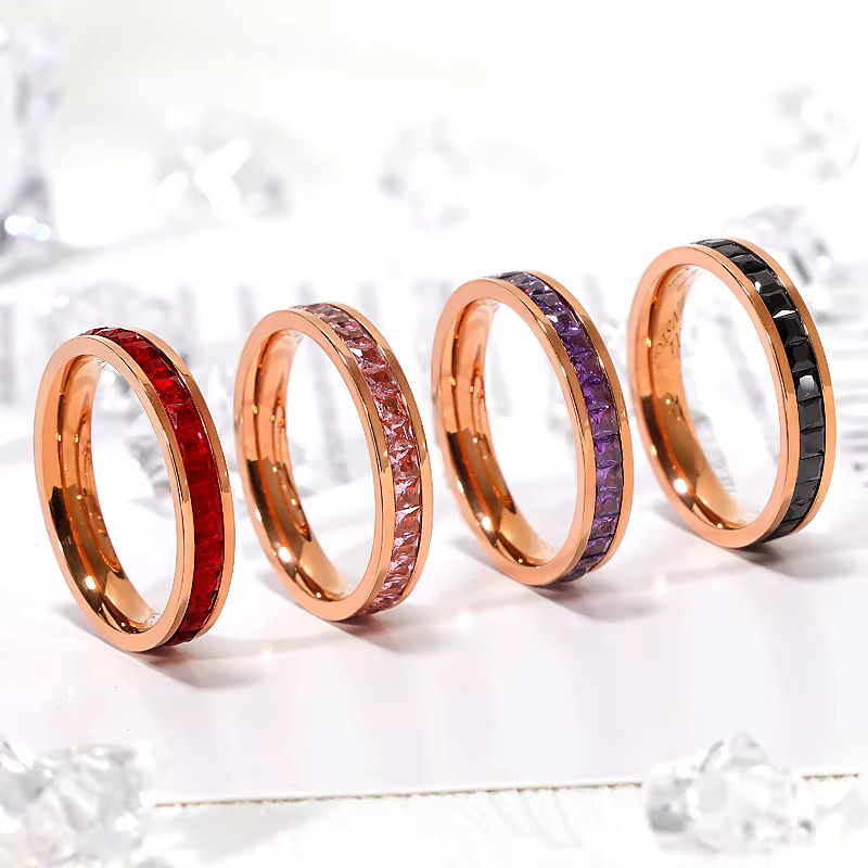 Bague en acier titane Zircon plaqué or 18 carats