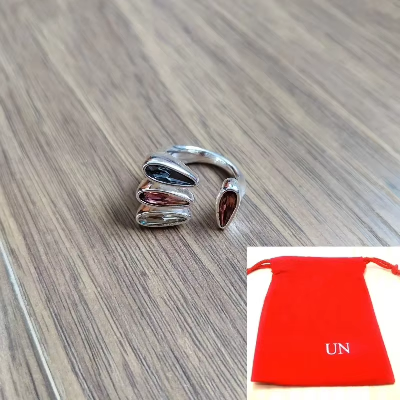 Bague ouverte en cristal coloré