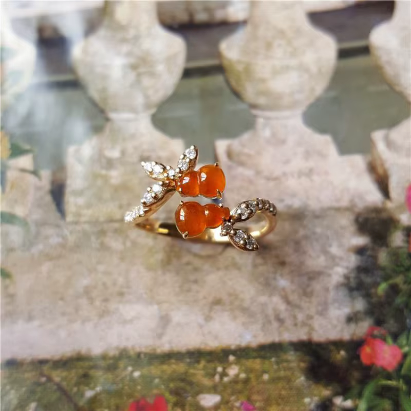 Bagues originales incrustées d'argent pour femmes