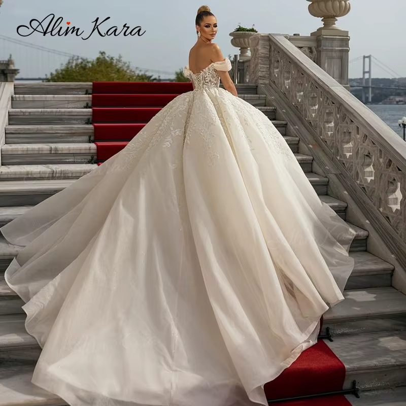 Alim Kara robe De mariée sans manches 2026 épaules dénudées Appliques