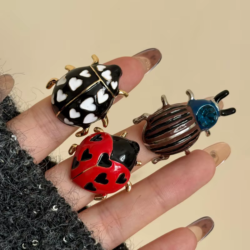 Bague série insectes en émail fait main en or exagéré