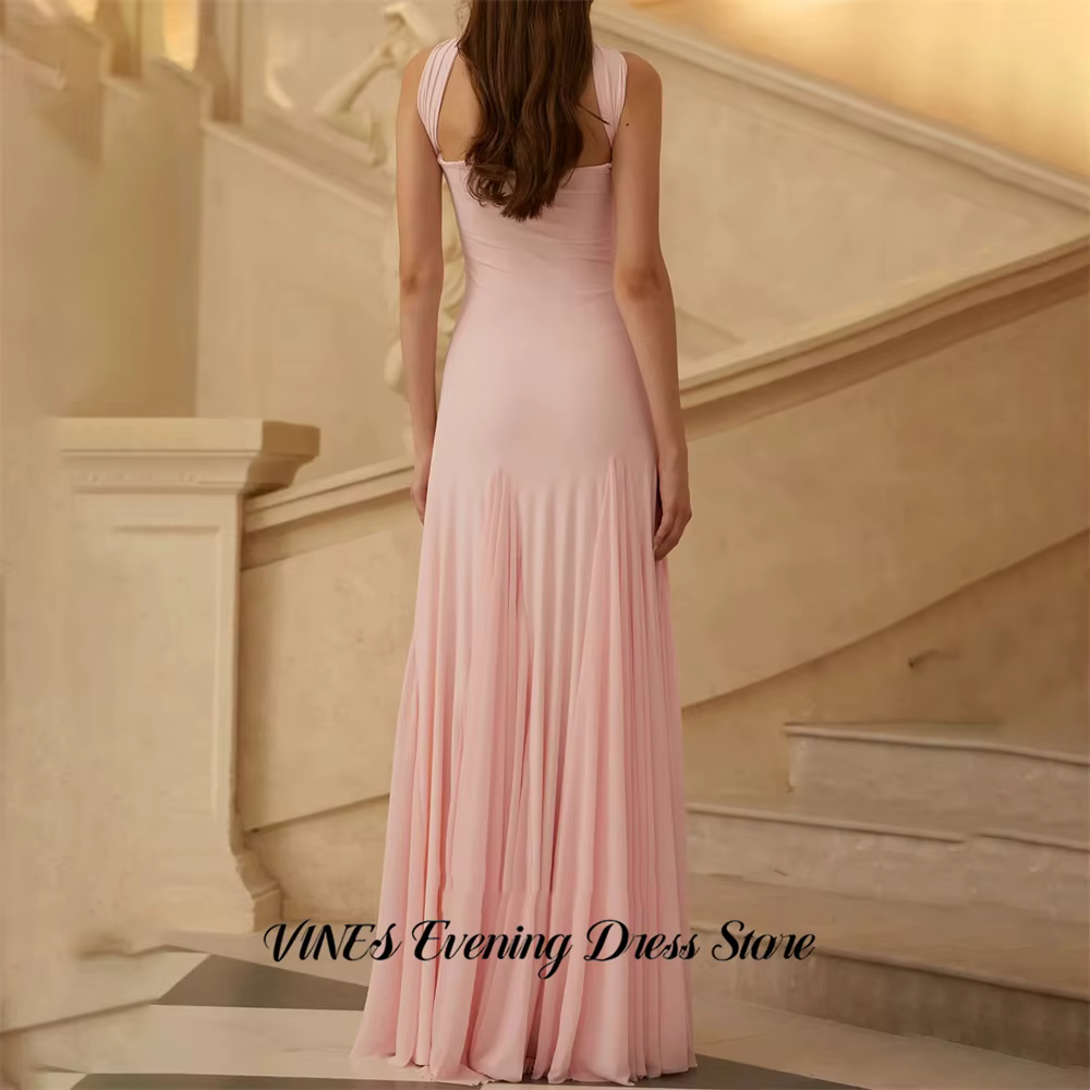 Robe de soirée rose fluide sans manches