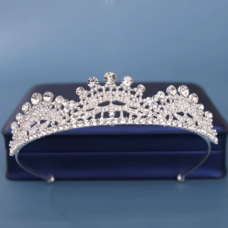 Coiffure de mariée couronne de cheveux ornement