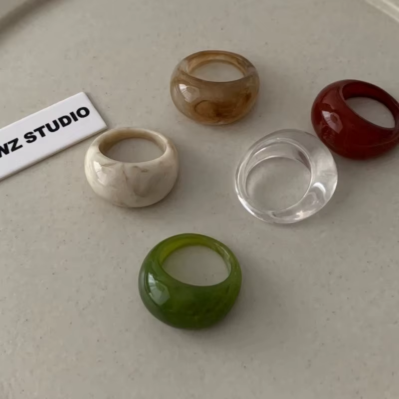 Bagues en acrylique Transparent coloré pour femmes