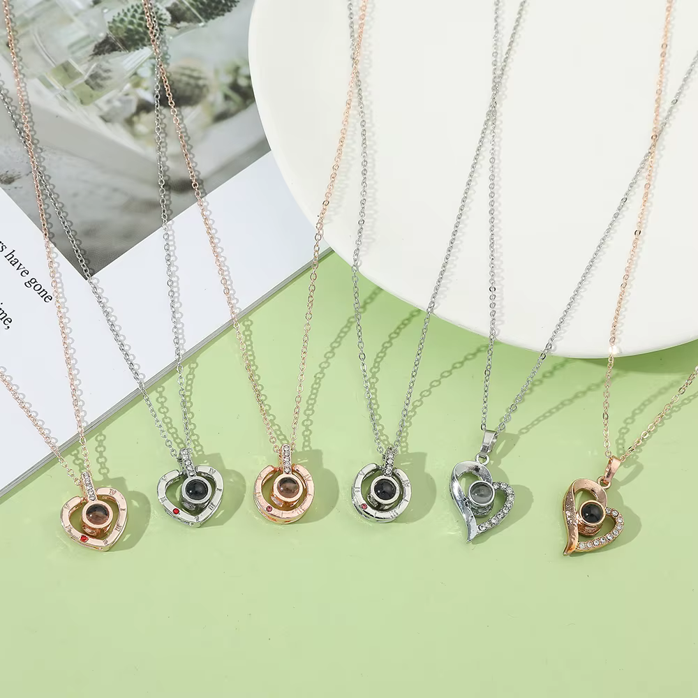 Collier 'Je t'aime' en 100 langues - Pendentif cœur multilingue