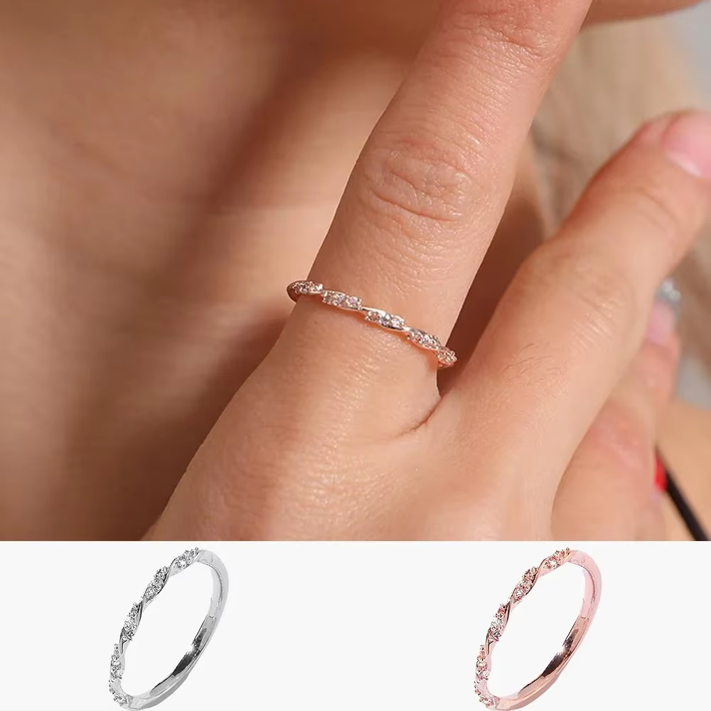Bague torsadée Chic en strass brillant pour femmes