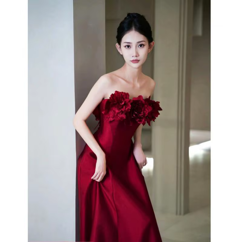 Robe de mariage à fleurs riches