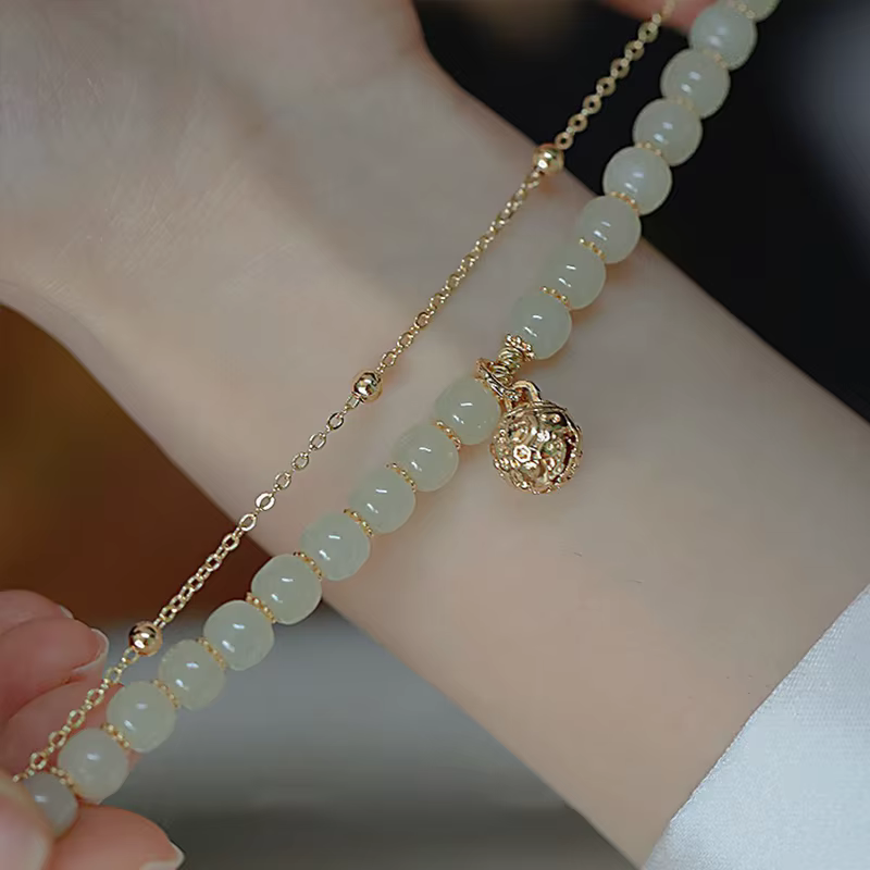 Bracelet pendentif petite cloche