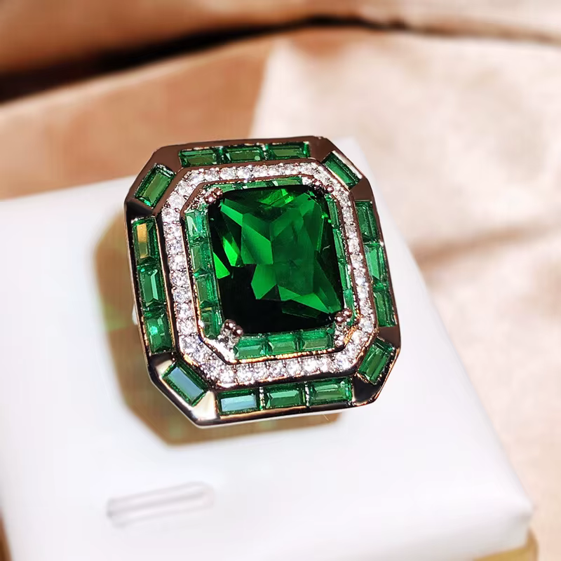 Bague de mariage en cristal vert grand carré pour femmes