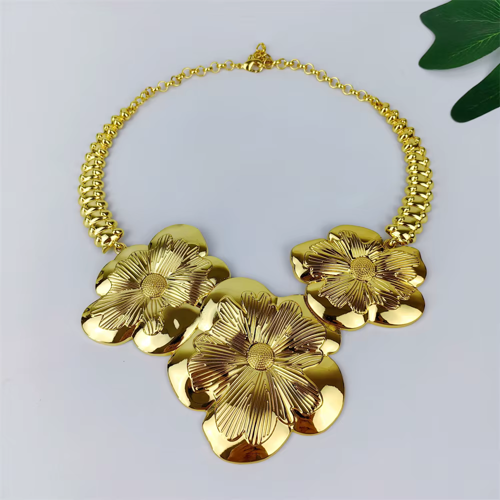 Ensemble de bijoux classiques avec pendentif grande fleur de dubaï pour femmes