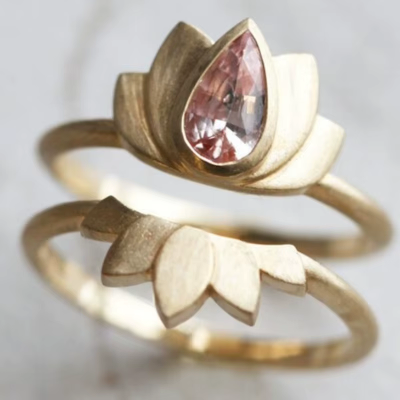 Ensemble de bagues pour femmes en or avec fleurs incrustées de CZ rose