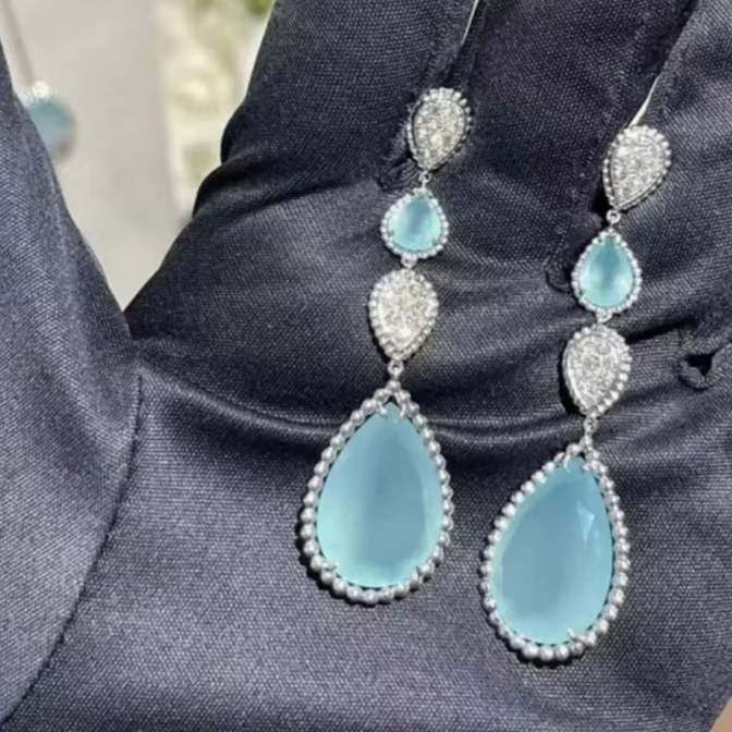 Boucles d'oreilles pendantes de célébrités coréennes de grande valeur