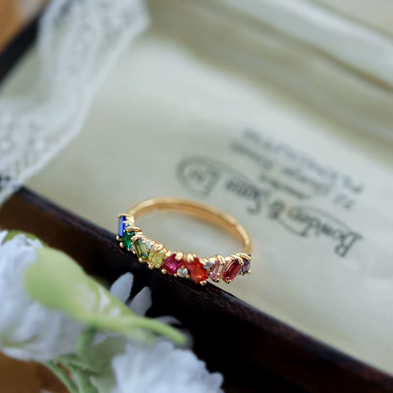Bague en Argent Incrusté de Pierres Précieuses pour Femme