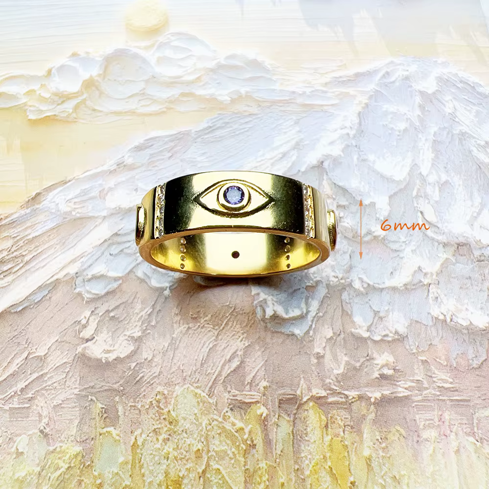 Bague en or avec divers Motifs cosmiques