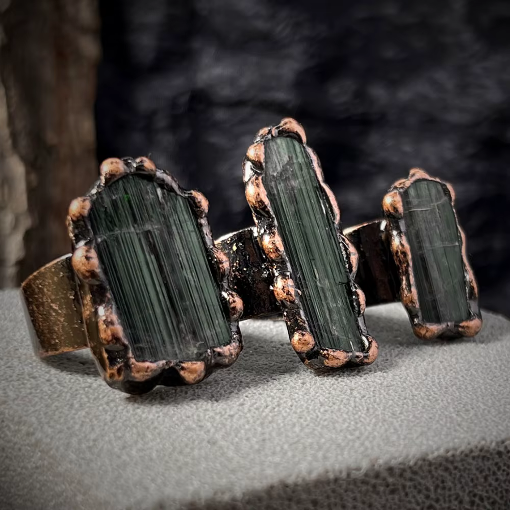 Bague Tourmaline verte naturelle faite à la main