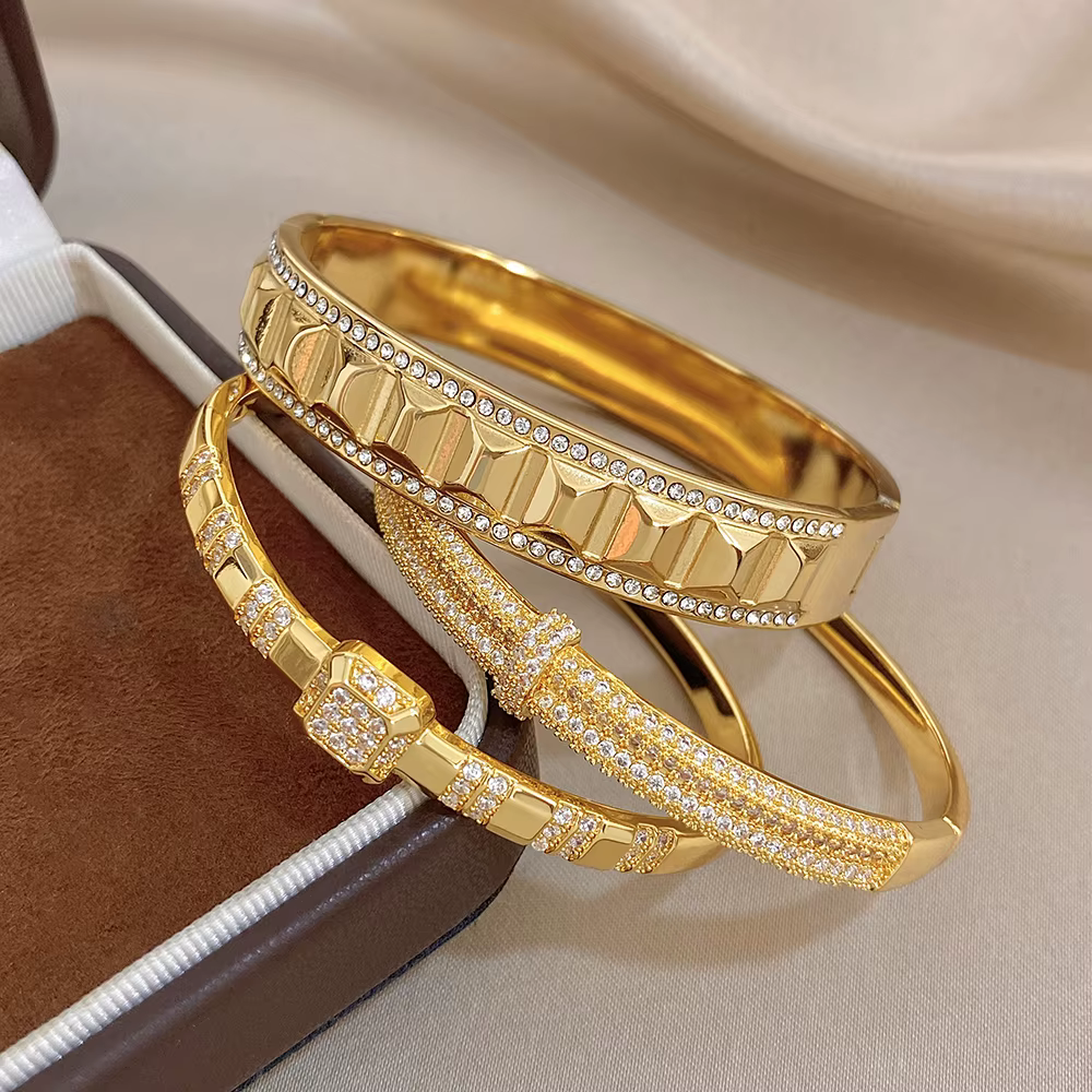 AENSOA – Bracelets carrés tridimensionnels tendance en micro-zirconium