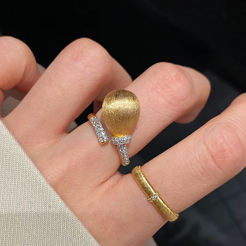 Bague de pomme de pin en diamant complet pour femme